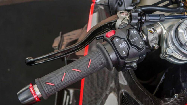 Một số hình ảnh đẹp khác về siêu mô tô Ducati Superleggera V4 đầu tiên có mặt tại Đông Nam Á
