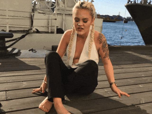 Cười 24H - Những khoảnh khắc cực "thốn" của các người đẹp