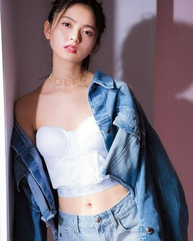 Ngôi sao Nhật Bản được mệnh danh 'mỹ nữ 4.000 năm mới gặp' là ai? - 13