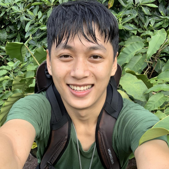 Chàng hotboy 9x đi bộ xuyên Việt: Suýt chết khi leo núi Bà Đen, e ngại khi con gái "thả thính" - 4