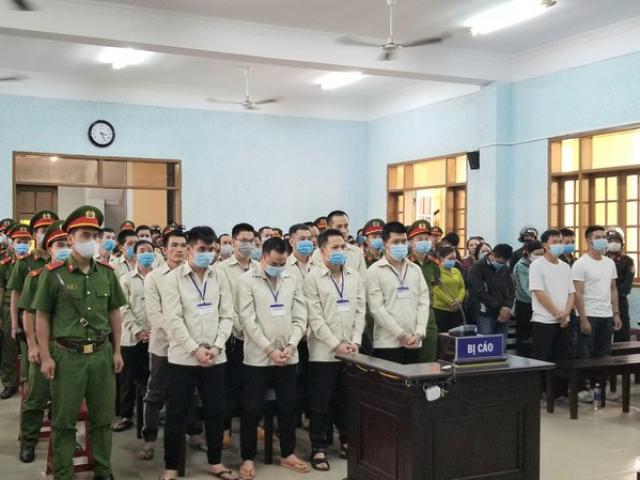 Pháp luật - Tuyên án 106 bị cáo vụ bắt sới bạc do Hùng "siđa" cầm đầu
