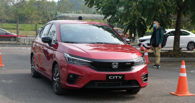 So sánh Honda City mới và Hyundai Accent cao cấp nhất - 2