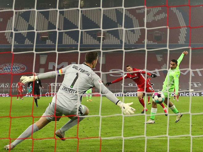 Video Bayern Munich - Wolfsburg: Ngược dòng đẳng cấp, rực rỡ Lewandowski - 1