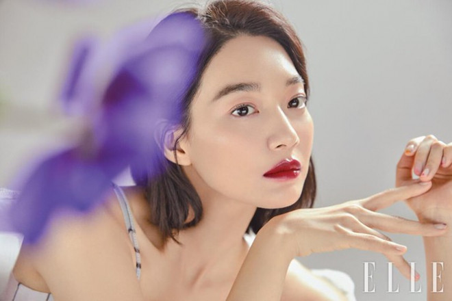 'Hồ ly 9 đuôi' Shin Min Ah đẹp xuất sắc đón Giáng sinh - 14