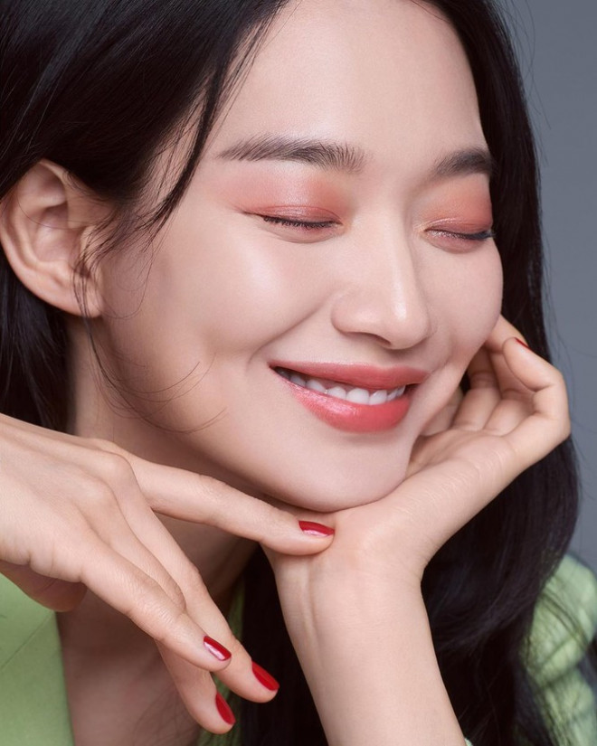 'Hồ ly 9 đuôi' Shin Min Ah đẹp xuất sắc đón Giáng sinh - 20