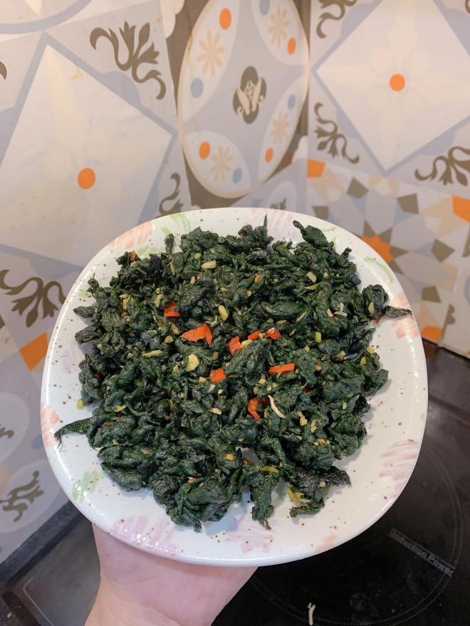 Món rêu xào ăn cùng cơm nóng ngon bá cháy