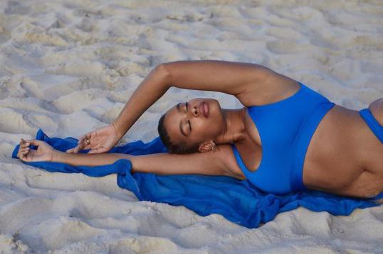 Nàng mẫu Shimma Marie khoe ba vòng cực gợi cảm với bikini - 7