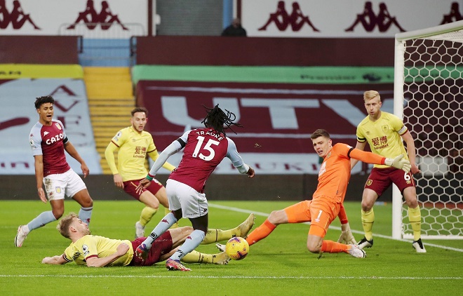 Video Aston Villa - Burnley: Sức ép nghẹt thở, công lớn "người nhện" - 1