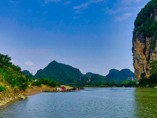 Du lịch - Đóng thuyền xuôi sông Mã