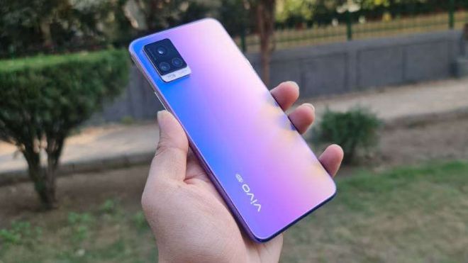 Năm mẫu smartphone đáng đồng tiền bát gạo nhất năm 2020 - 3