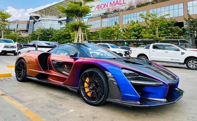 Trên trang cá nhân của mình, đại gia Hoàng Kim Khánh đã “khoe” chiếc siêu xe McLarenSenna với chi phí ước tính 60 tỷ đồng. Đây là món quà mà vị đại gia này tặng cho người bạn đời.
