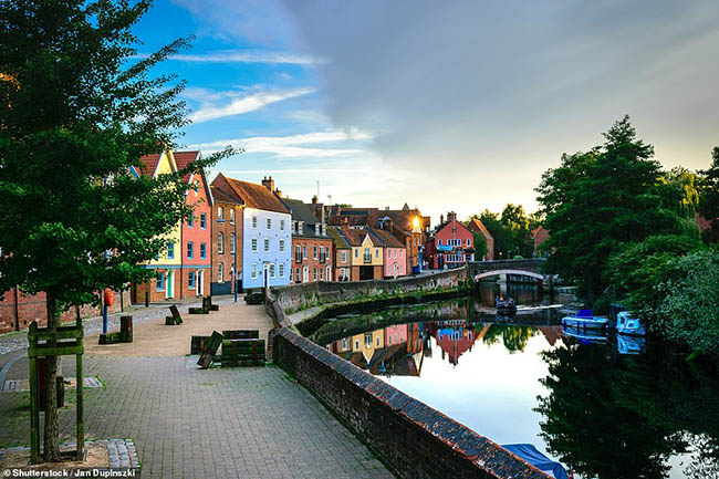 6. Norwich

Thành phố lịch sử này có những di sản văn hoá có tuổi đời lên tới hàng thiên niên kỷ.
