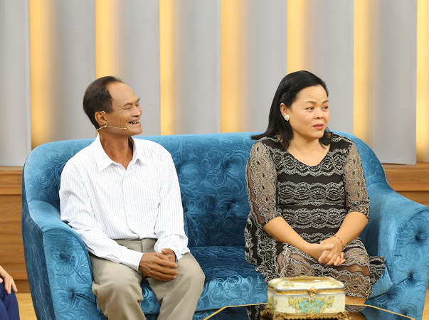 Người vợ hơn 40 năm cùng chồng làm việc thiện khiến Ốc Thanh Vân nghẹn ngào - 4