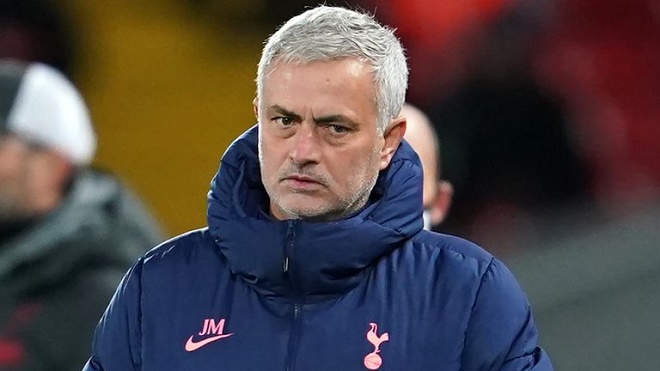 Tottenham bị chê chỉ biết "dựng xe bus": Mourinho phản pháo cực gắt - 1