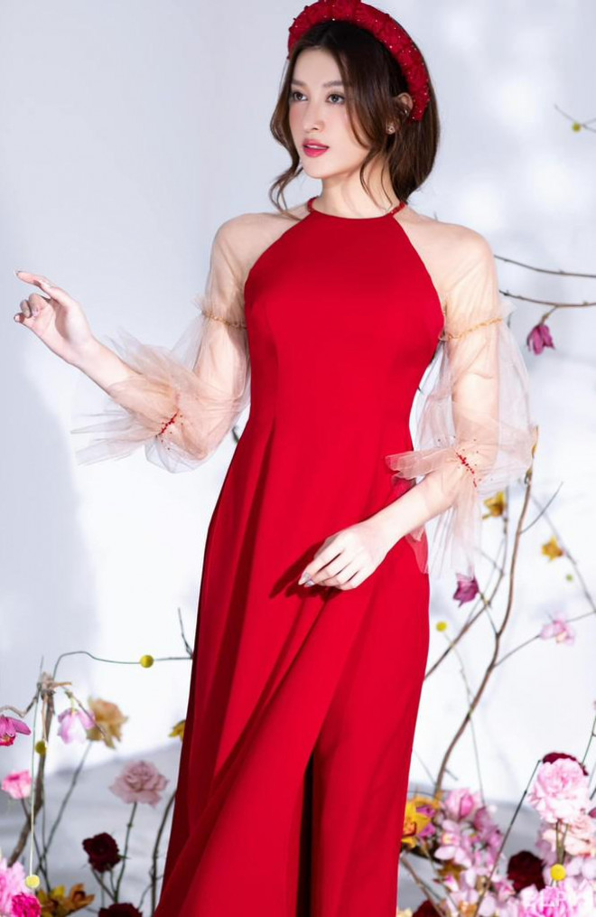 Lan Khuê khoe body nóng bỏng với áo tắm, Võ Hoàng Yến tựa đoá hồng với váy đỏ rực - 6