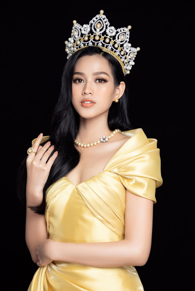 Hoa hậu Đỗ Thị Hà: &#34;19 tuổi đăng quang, không phải là áp lực&#34; - 6