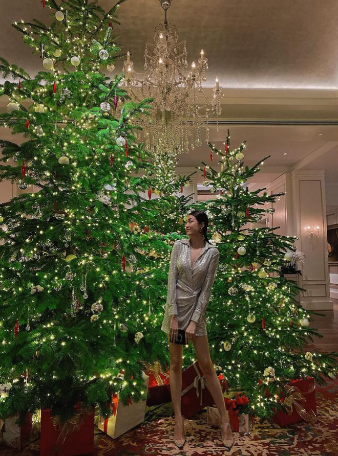 Hoàng Thuỳ diện váy lông vũ khoe vai trần sexy, Minh Tú nóng bỏng với style 'drag queen' - 9