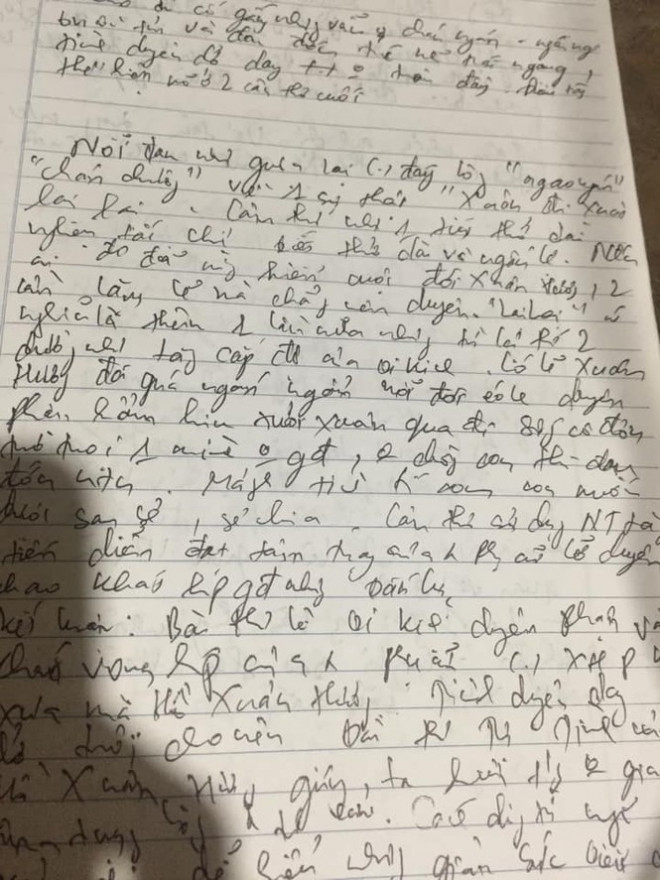 Cuốn vở Ngữ Văn khiến người xem "hoa mắt". 