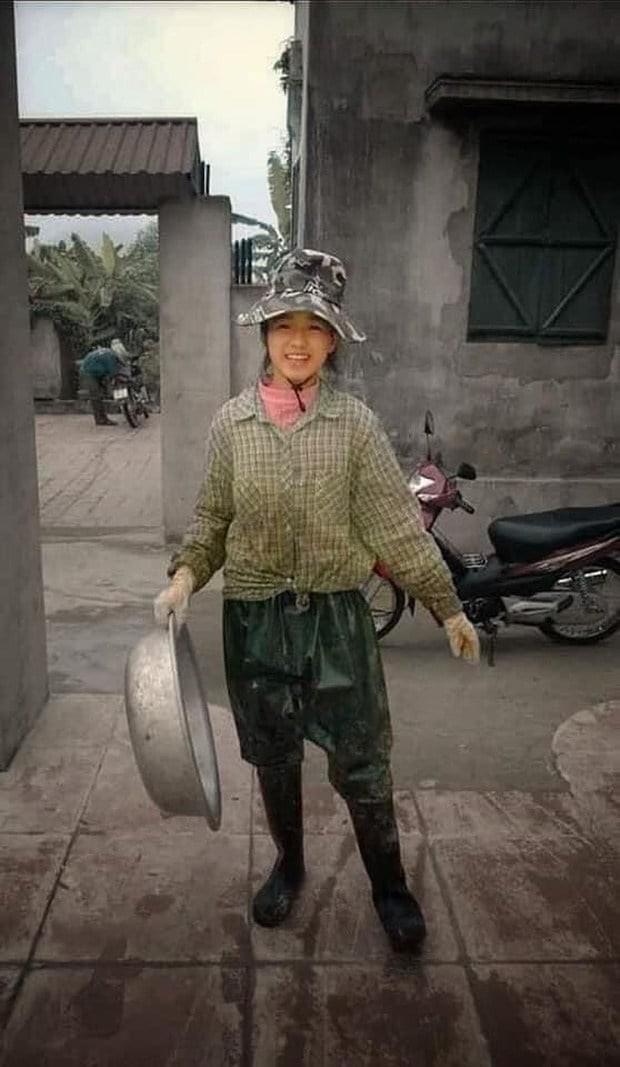 Những hình ảnh ngày nhỏ mộc mạc, đáng yêu của Hoa hậu Đỗ Thị Hà - 2