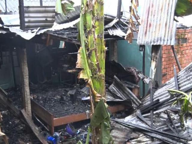 Tin tức trong ngày - Hoả hoạn thiêu rụi 7 căn nhà ở An Giang, 800 triệu đồng hóa tro than