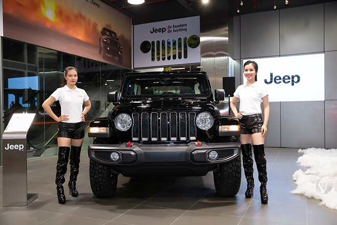 Ra mắt showroom xe Jeep chính hãng đầu tiên tại Việt Nam - 11