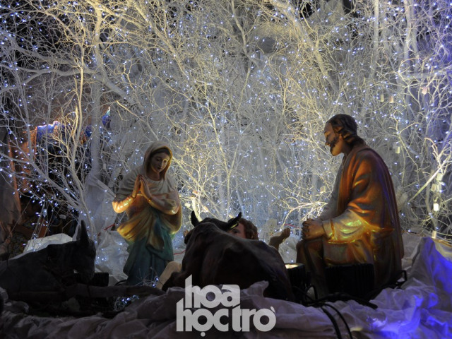 Du lịch - Muốn thưởng thức không khí Giáng sinh như giữa lòng châu Âu? Hãy sang ngay xóm đạo quận 8!