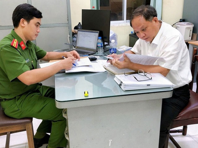 Tin tức trong ngày - 18 người bị khởi tố, bắt giam cùng ông Tất Thành Cang là ai?