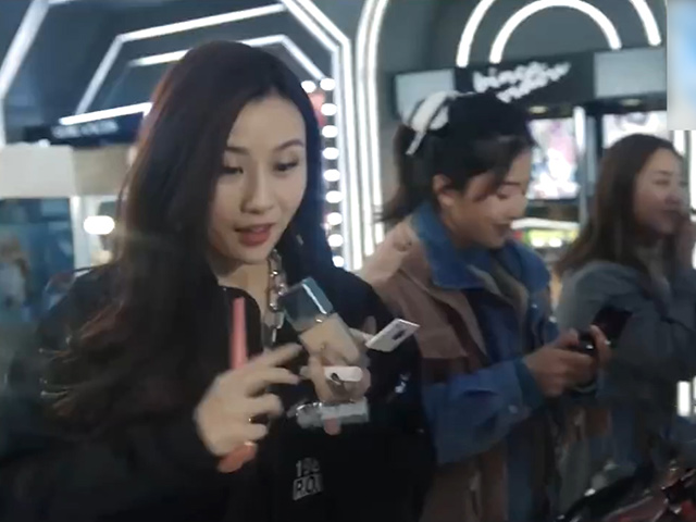 Cười 24H - Tuyệt chiêu để giúp các bà vợ "cai nghiện" shopping