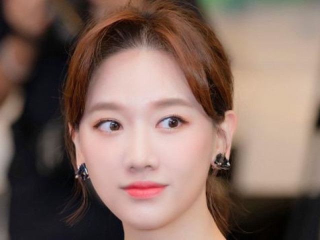 Làm đẹp - Hari Won diện cây đen, nhan sắc mặn mà, chia sẻ bí quyết làm đẹp