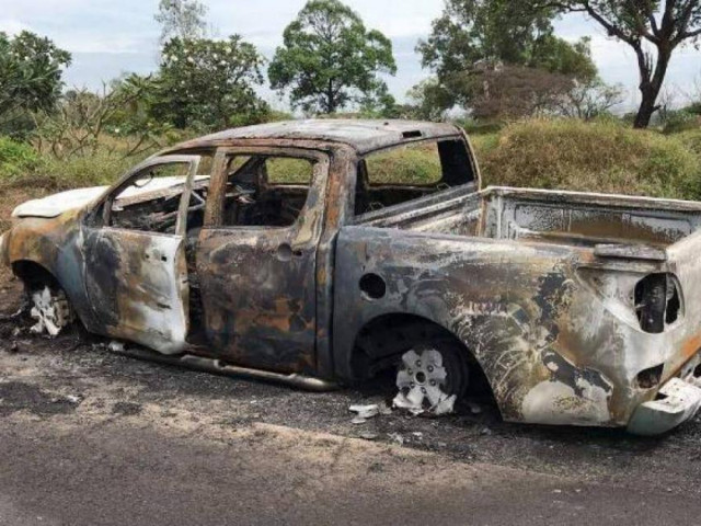 Tin tức trong ngày - Bình Dương: Mâu thuẫn với vợ, người đàn ông tự đốt ô tô "cho bõ tức"