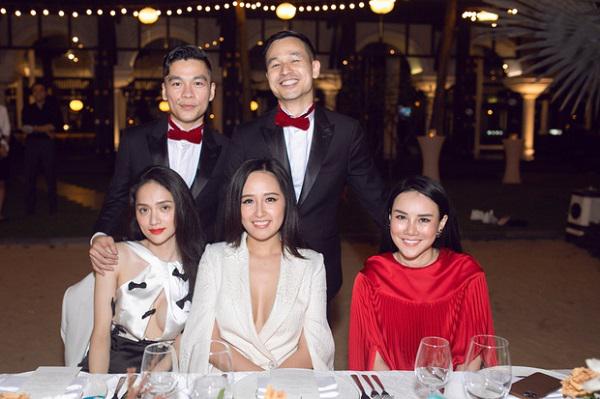 Mai Phương Thúy, Hương Giang khoe vẻ quyến rũ trong bữa tiệc nóng bỏng của Vbiz - 2