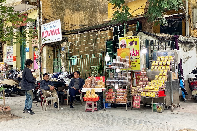 Chóng mặt với ma trận “hàng quán chính hiệu” ở Hà Nội, không phân biệt nổi thật giả - 1