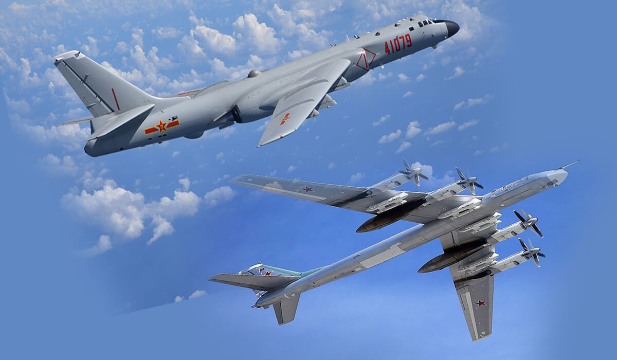 Tu-95 và H-6K là hai mẫu oanh tạc cơ chiến lược có khả năng mang theo bom hạt nhân.