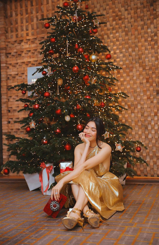 H'Hen Niê nữ tính với áo dài trắng, Mâu Thuỷ mặc kín mít vẫn khoe được eo thon nóng bỏng - 11