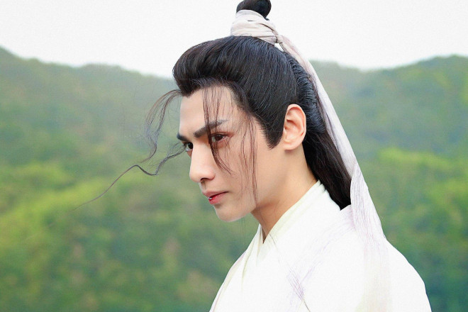 “Mỹ nam cổ trang Trung Quốc” gây choáng vì thân hình gầy guộc, hốc hác đáng sợ - 5