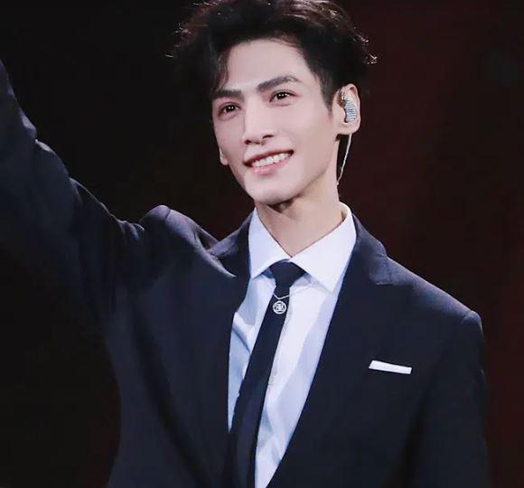 Loạt ảnh đẹp không góc chết của La Vân Hi do ê-kíp đăng tải.