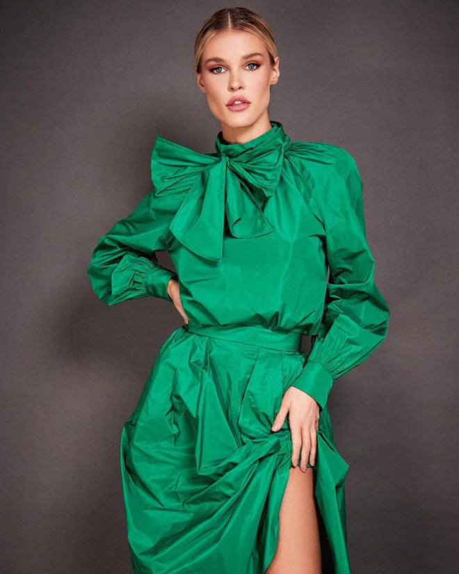 Ngắm đường cong 'nảy lửa' của siêu mẫu tóc vàng Joy Corrigan - 14