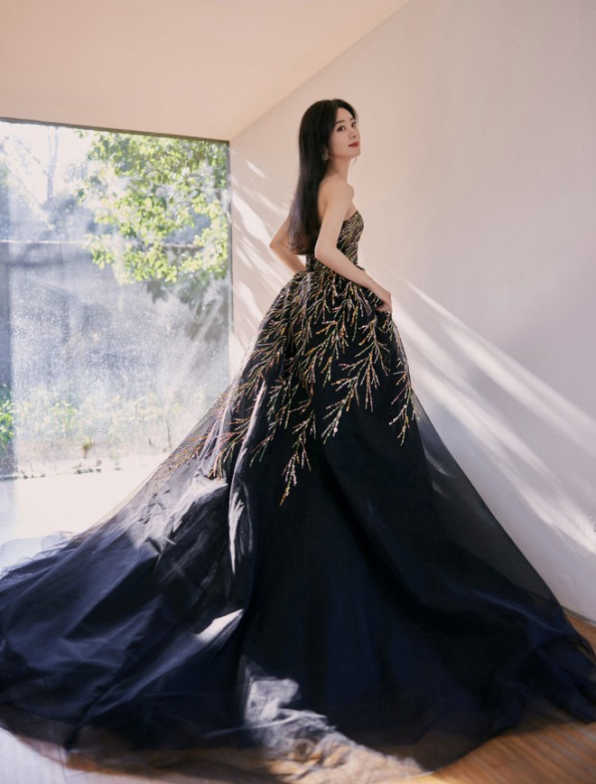 Triệu Lệ Dĩnh thăng hạng nhan sắc, được khen "đẹp như tiên tử" là nhờ nhân vật bí ẩn này - 3