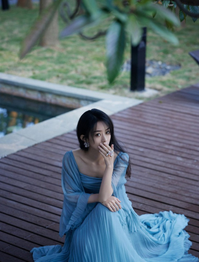 Triệu Lệ Dĩnh thăng hạng nhan sắc, được khen "đẹp như tiên tử" là nhờ nhân vật bí ẩn này - 8