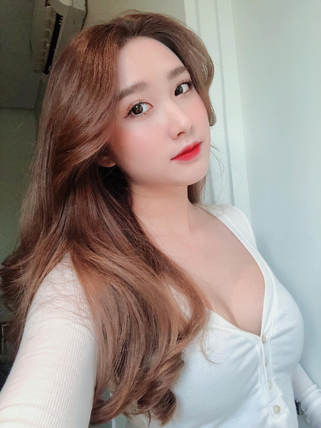 Lê Thị Thanh (biệt danh Thanh Mèo, sinh năm 1996) là hot girl khá nổi ở Sài Gòn. 
