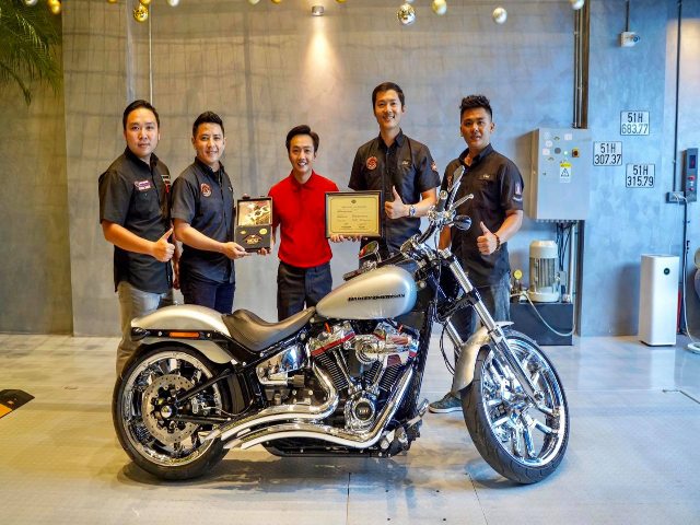 Cường Đô La tậu môtô Harley-Davidson bản siêu độc, giá tầm 2 tỷ đồng
