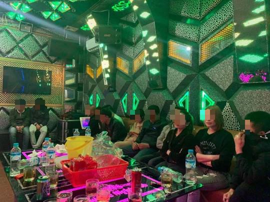 11 đối tượng sử dụng ma túy trong quán karaoke