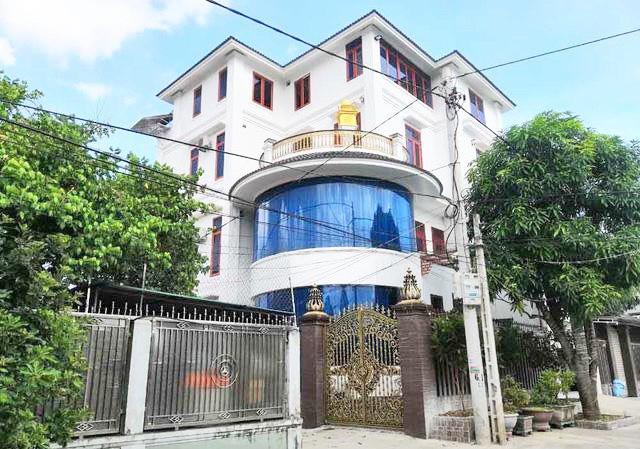 Đô Thành có nhiều căn biệt thự được thiết kế theo phong cách châu Âu sang trọng, lộng lẫy.
