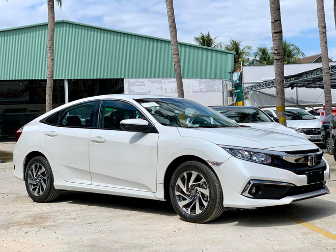 Honda Civic được một số đại lý giảm giá 80 triệu đồng - 3