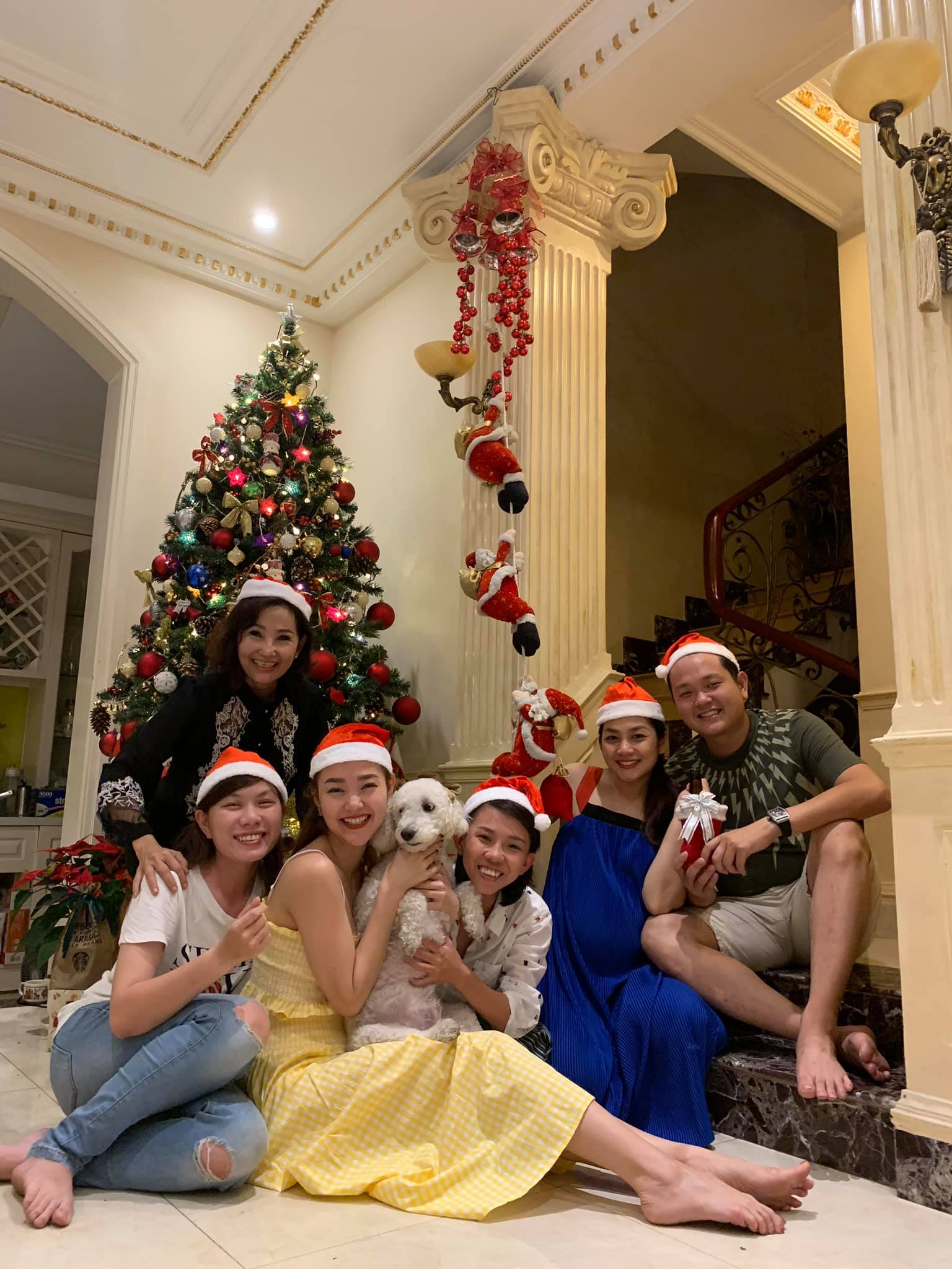 Khám phá bên trong biệt thự "khủng" của sao nữ đóng cảnh nóng 8 tiếng - 2