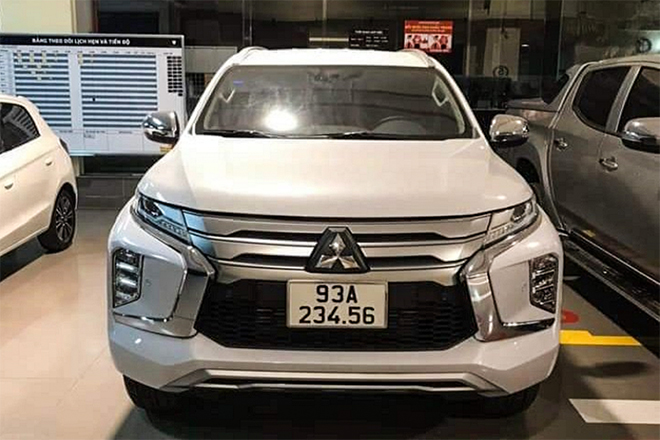 Mitsubishi Pajero Sport biển số độc hét giá 6,5 tỷ đồng - 1