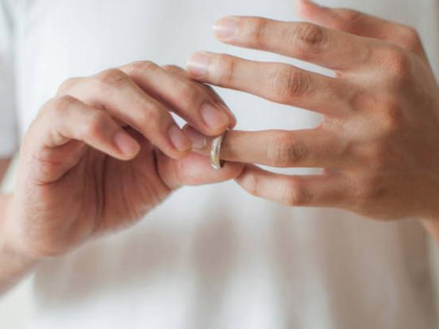 Bạn trẻ - Cuộc sống - 10 loại đàn ông không thể sửa chữa