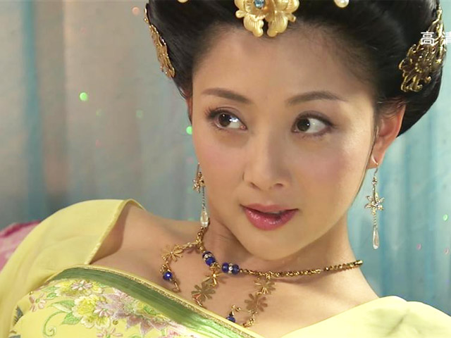Làm đẹp - "Võ Tắc Thiên lẳng lơ nhất" tuổi 41 vẫn quyến rũ vì biết chăm sóc "tòa thiên nhiên"