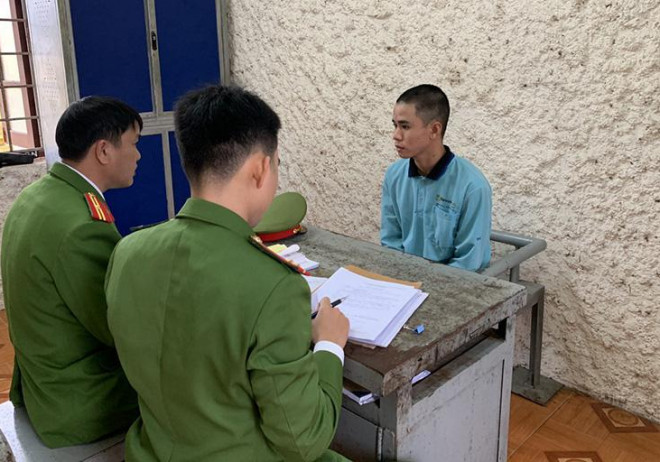 Nguyễn Minh Tuấn tại cơ quan công an