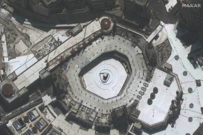 Đến tháng 4, nơi này trở nên vắng
tanh. Ảnh: Maxar